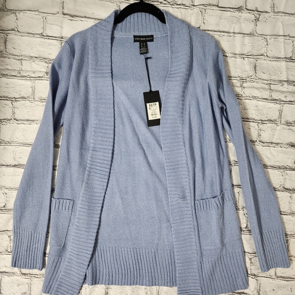 Sweaters - 🌸3/$30! Women's baby blue nwt cardigan with pockets size xs